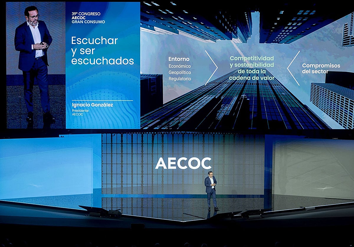El presidente de AECOC, Ignacio González, durante el 39º Congreso AECOC de Gran Consumo.
