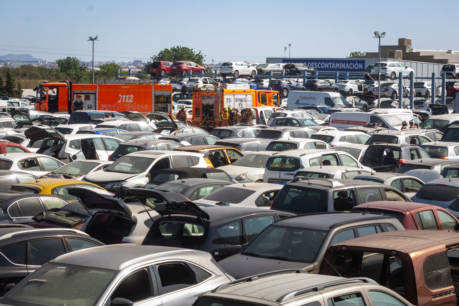 Incendio en un desguace de Quart de Poblet