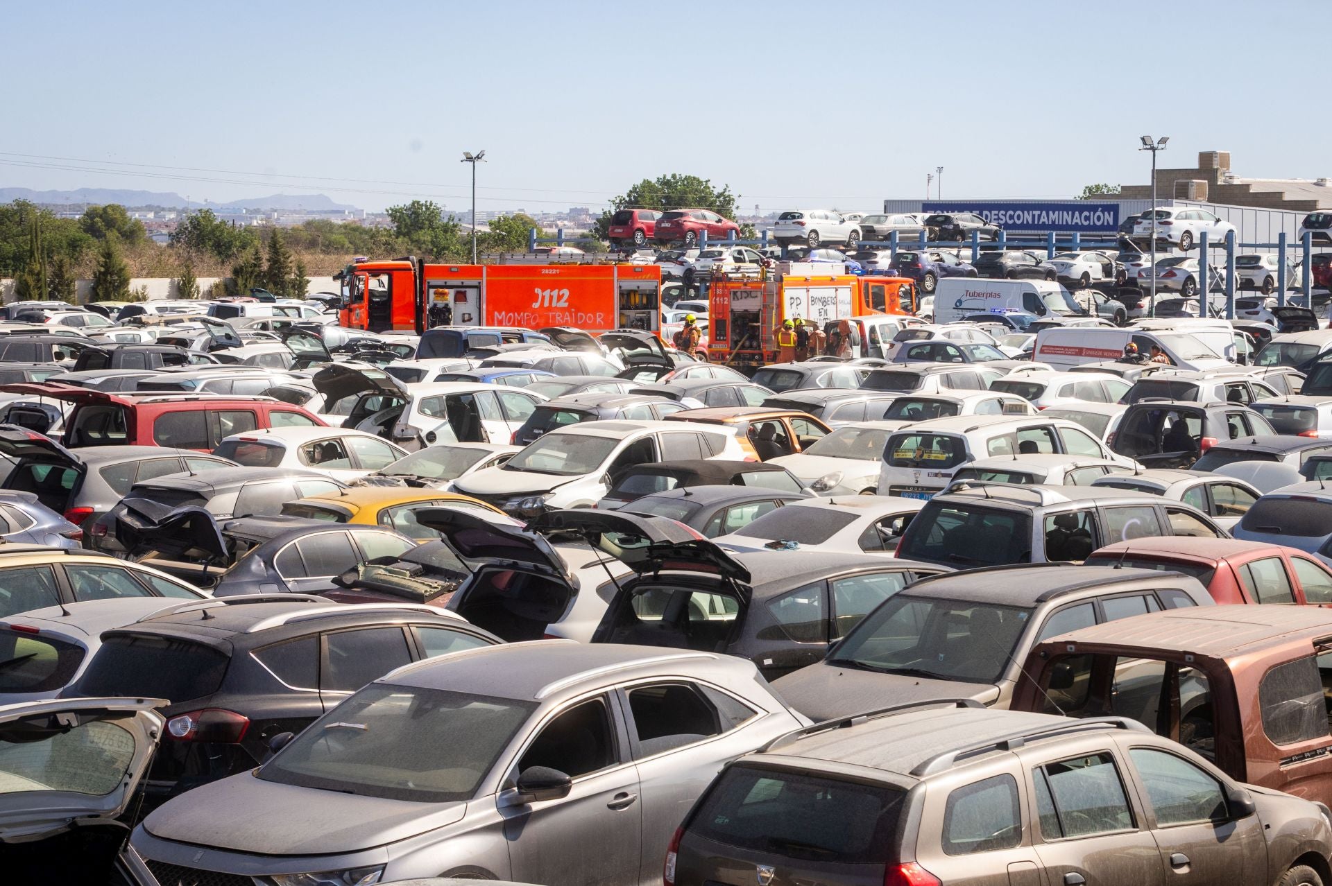 Incendio en un desguace de Quart de Poblet