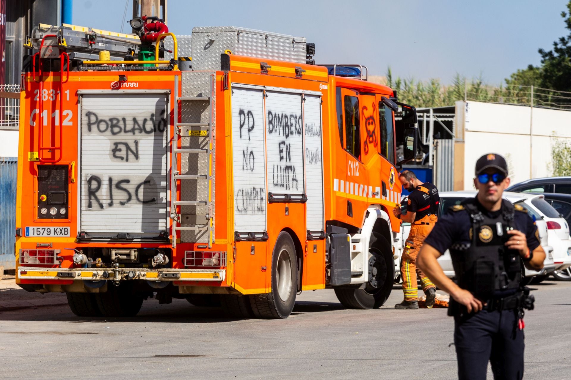 Incendio en un desguace de Quart de Poblet