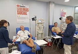 El conseller, en su visita al Centro de Transfusión de la Comunitat este miércoles.