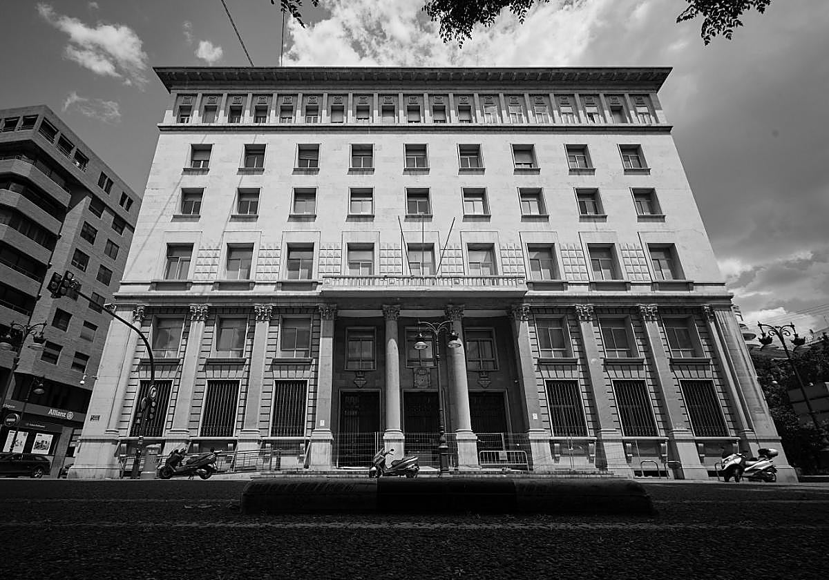 Hacienda y la fábrica de leche