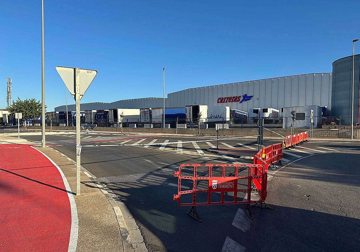 Calle cortada del polígono Mas de Jutge.