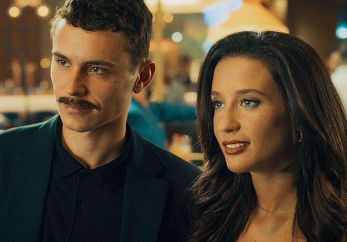 Aron Piper junto a María Pedraza