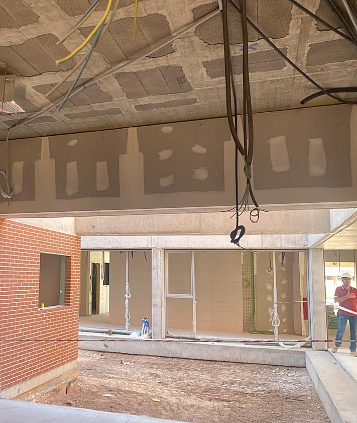 Imagen secundaria 2 - Obras el el CEIP de Malilla.