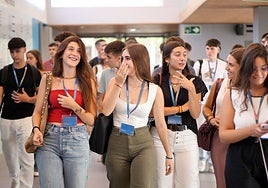 Alumnas de uno de los grados de EDEM.