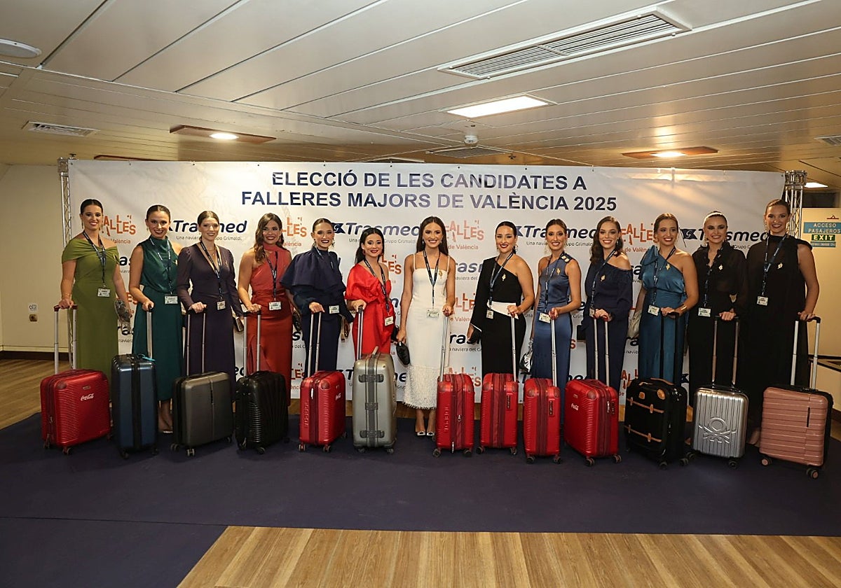 Crucero a Ibiza del pasado año con María Estela Arlandis (FMV 2024) y candidatas a corte 2025.
