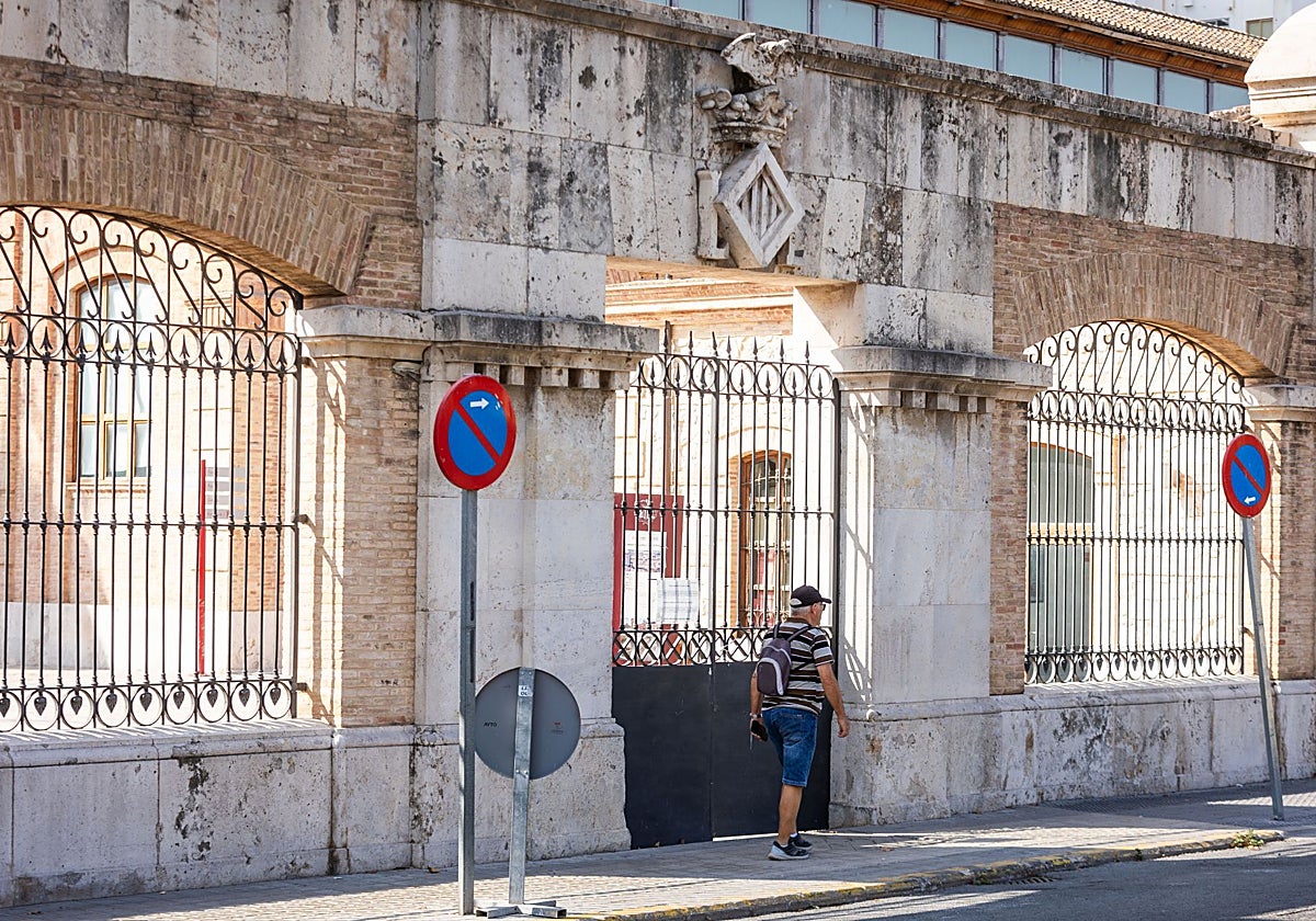 Acceso al polideportivo de la Petxina