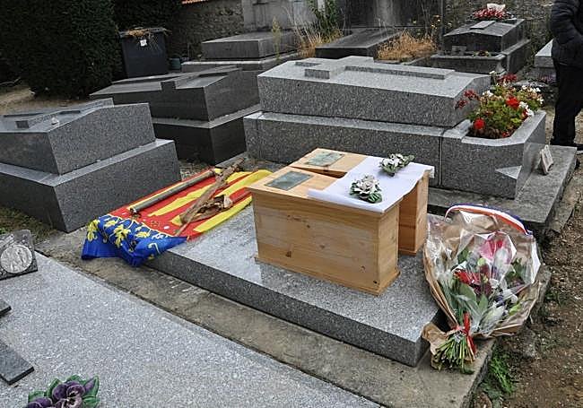 Los restos del fundador del Levante y su esposa.