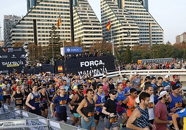 El maratón de Valencia deja imágenes inolvidables edición tras edición.