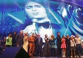 Actuación final de la inauguración del Roig Arena.