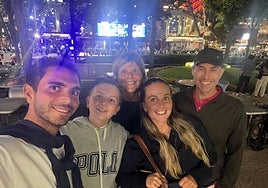 José Garrigues y Begoña Meléndez en Nueva York con su familia.
