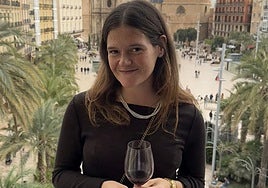 María Ferrando, en la plaza de la Reina.