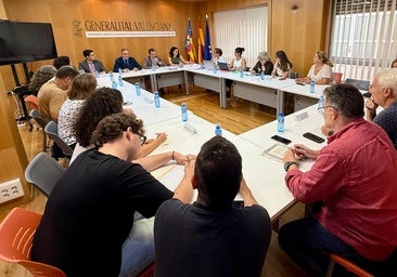 Gan Pampols inicia el deshielo entre las víctimas de la dana y el Consell