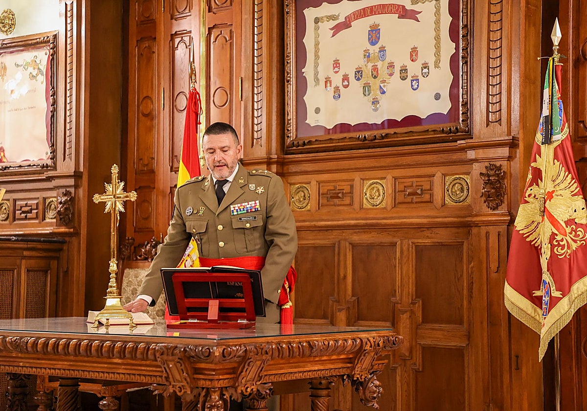 El general Gonzálvez en la toma de posesión.