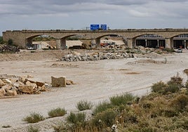 Barranco del Poyo seco tras el aviso rojo del sensor del SAIH ayer martes.