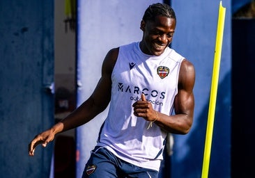 Etta Eyong: «Tuve muchas ofertas, pero elegí al Levante para crecer»