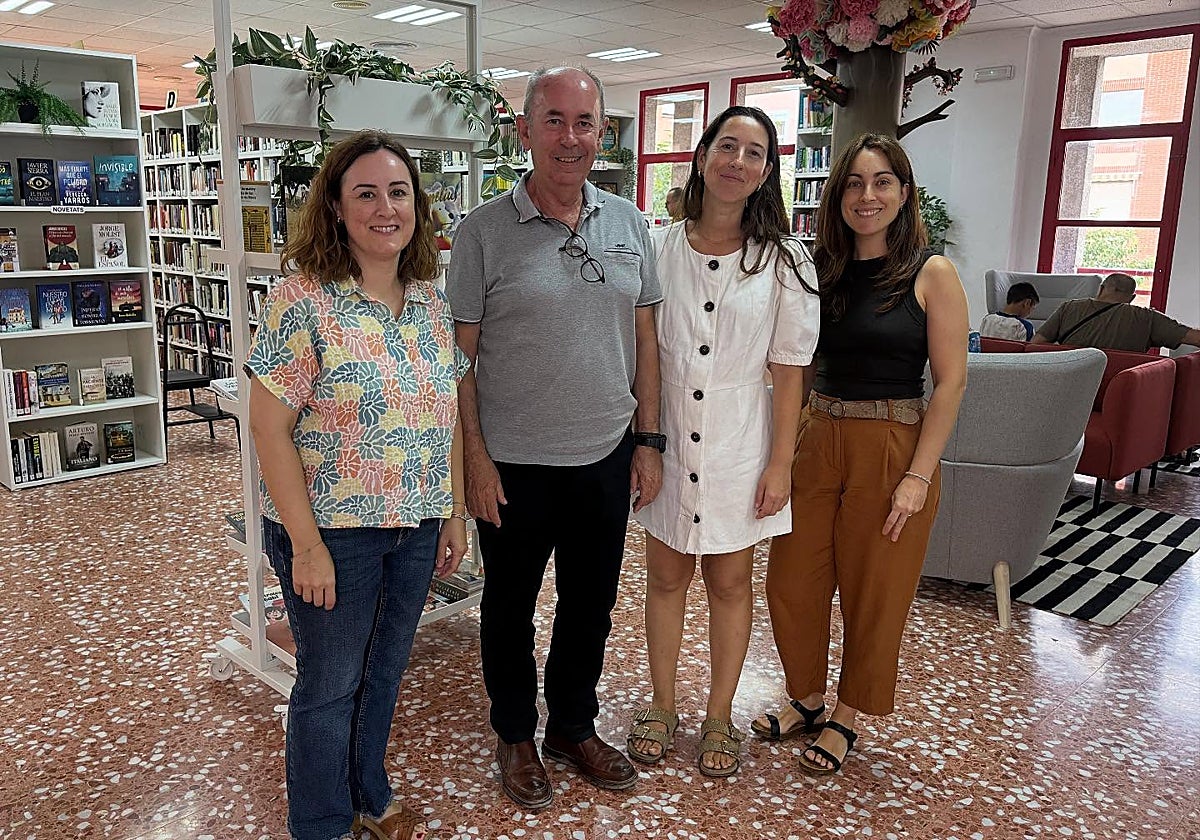 Paco Comes en la reapertura de la Biblioteca Pública Municipal de Massanassa.