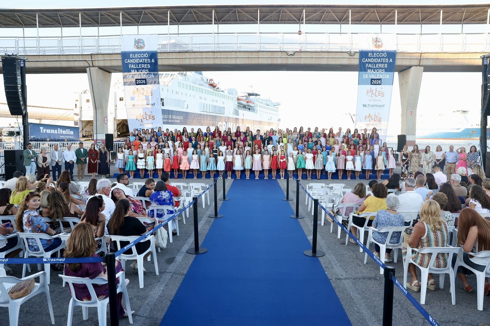 FOTOS | La presentación de las 146 aspirantes a Falleras Mayores de Valencia 2026