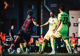 Alan Matturro, durante su, de momento, único partido disputado con el Levante, en un amistoso de pretemporada.