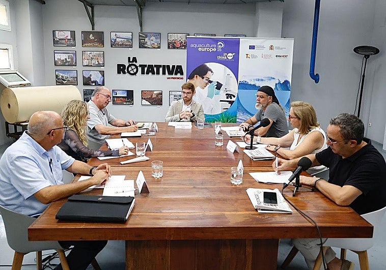 Los asistentes al foro celebrado el pasado martes en las instalaciones de La Rotativa de LAS PROVINCIAS, antes del inicio del encuentro.