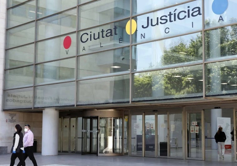 Cinco años de prisión para un policía de Valencia por agresiones sexuales a una menor