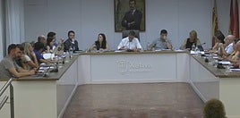 Momento del pleno muicipal en el Ayuntamiento de Xàtiva, este jueves.