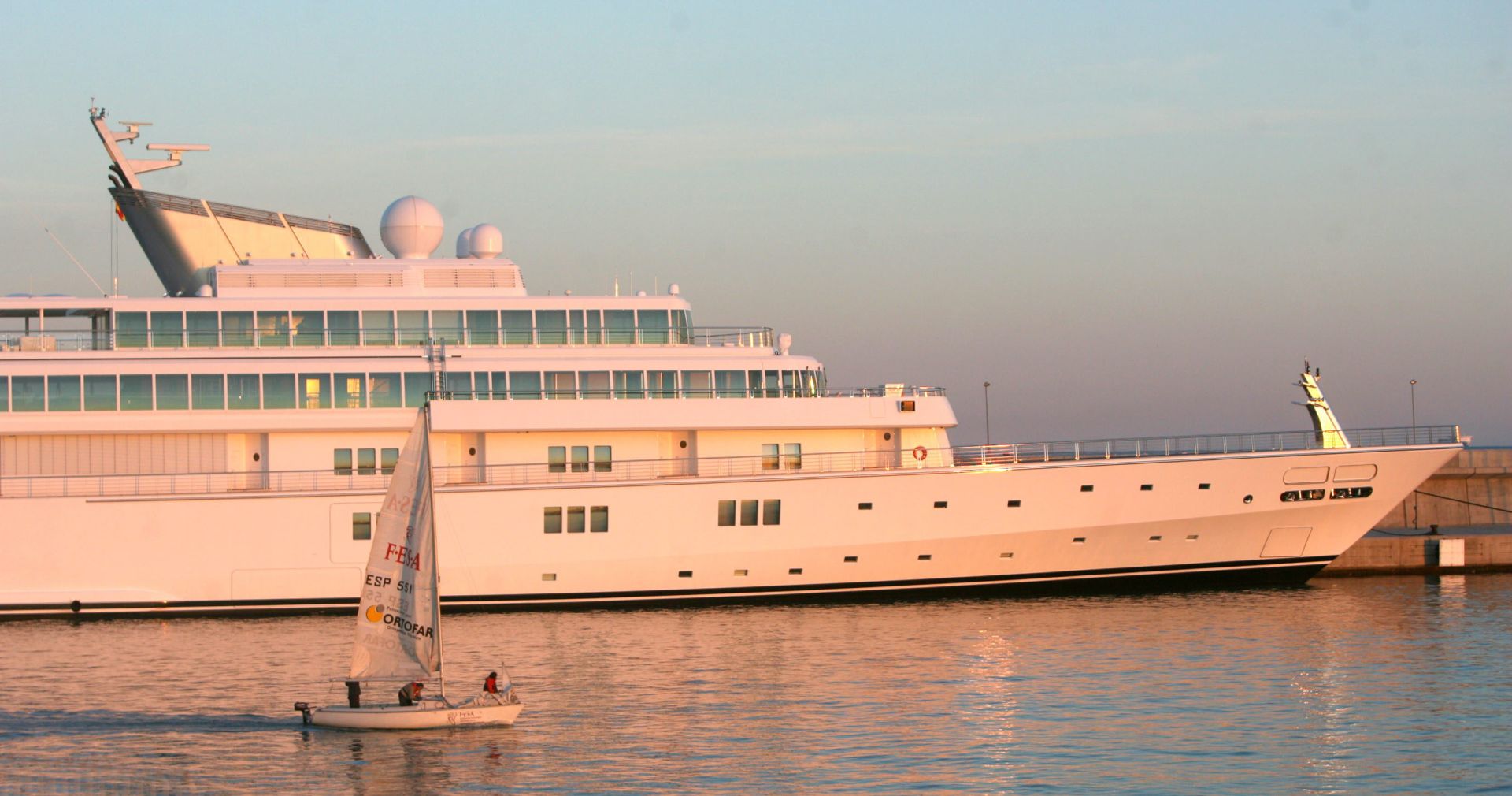 Megayate Rising Sun, que era propiedad de Larry Ellison.