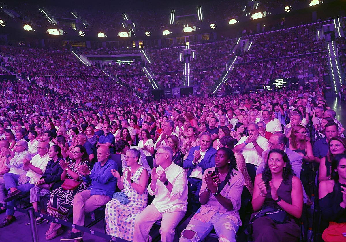 El Roig Arena, repleto durante el concierto de homenaje Nino Bravo que abrió la andadura del recinto.