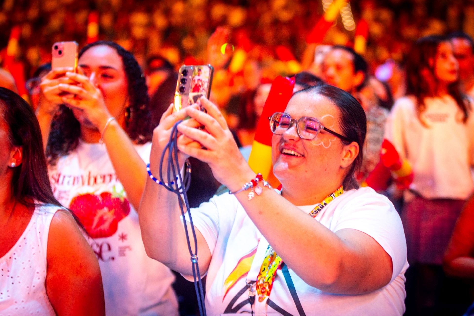El Roig Arena de Valencia vibra con Camilo