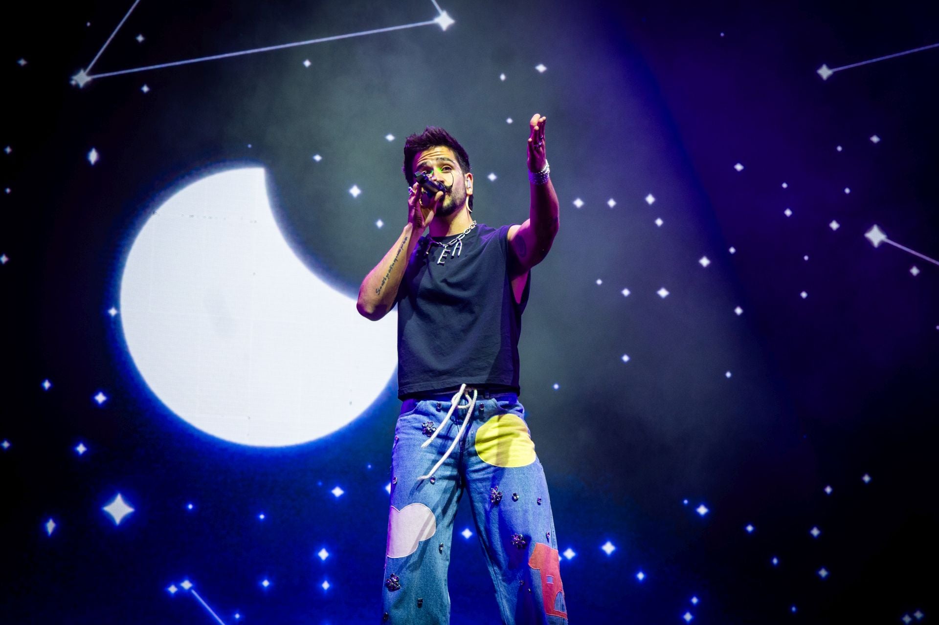 El Roig Arena de Valencia vibra con Camilo