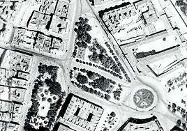 Cuando el Ayuntamiento partió en dos la Glorieta