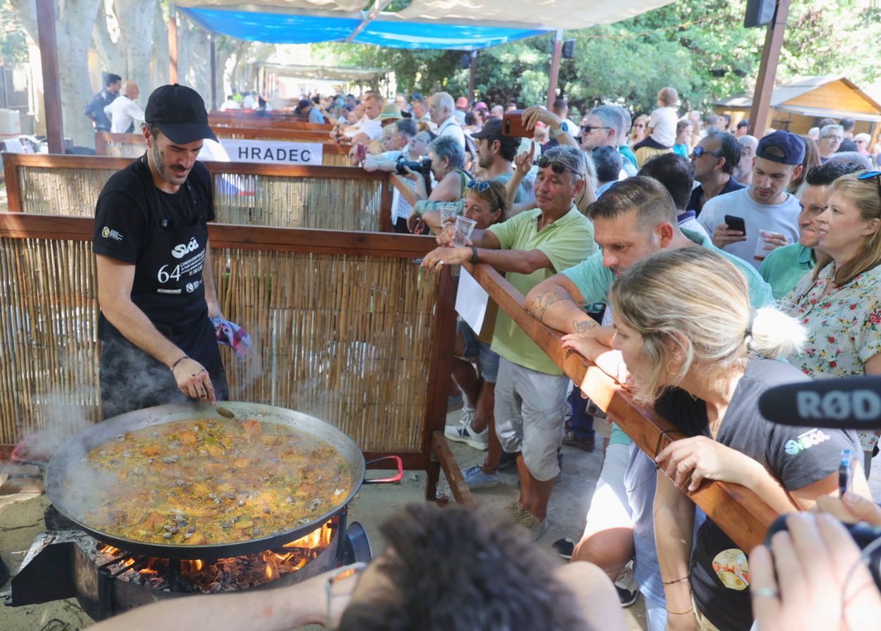 FOTOS | Concurso internacional de paella valenciana en Sueca