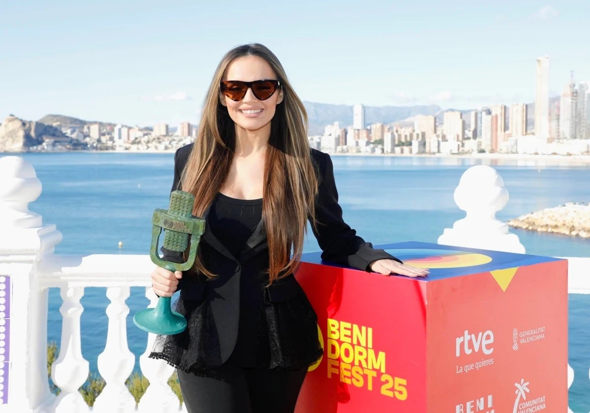 Melody posa en Benidorm tras ganar el festival de 2025.
