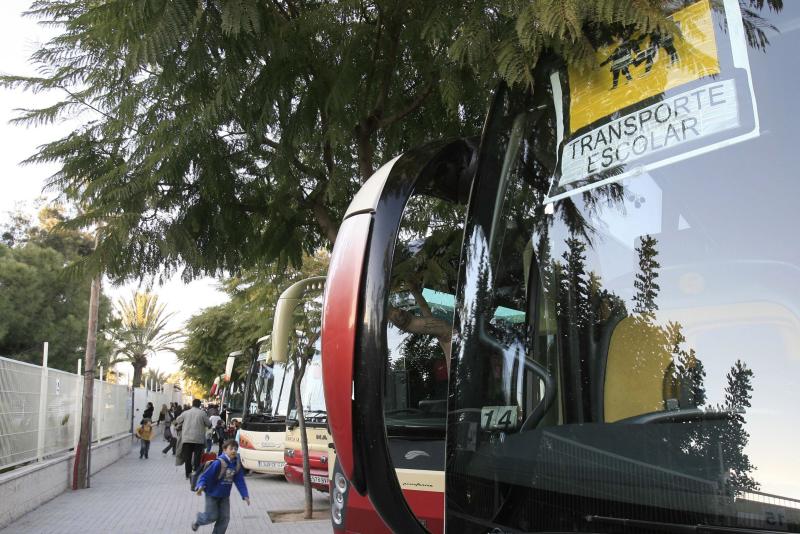 Autobuses de transporte escolar.