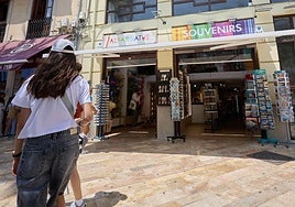 Tiendas ubicadas en el centro de Valencia.