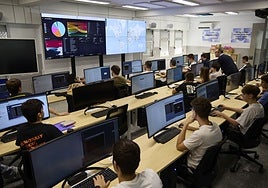 Estudiantes en el centro integrado público de FP Mislata, en una imagen de archivo.