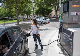 El precio de la gasolina cambia de tendencia