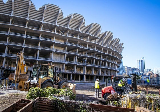 Trabajos en el interior del Nou Mestalla.