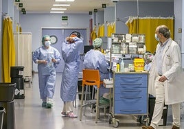 Personal sanitario en un hospital.