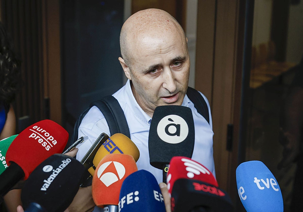 Polo, a su llegada a la sede de Catarroja para explicar su papel en el Cecopi.