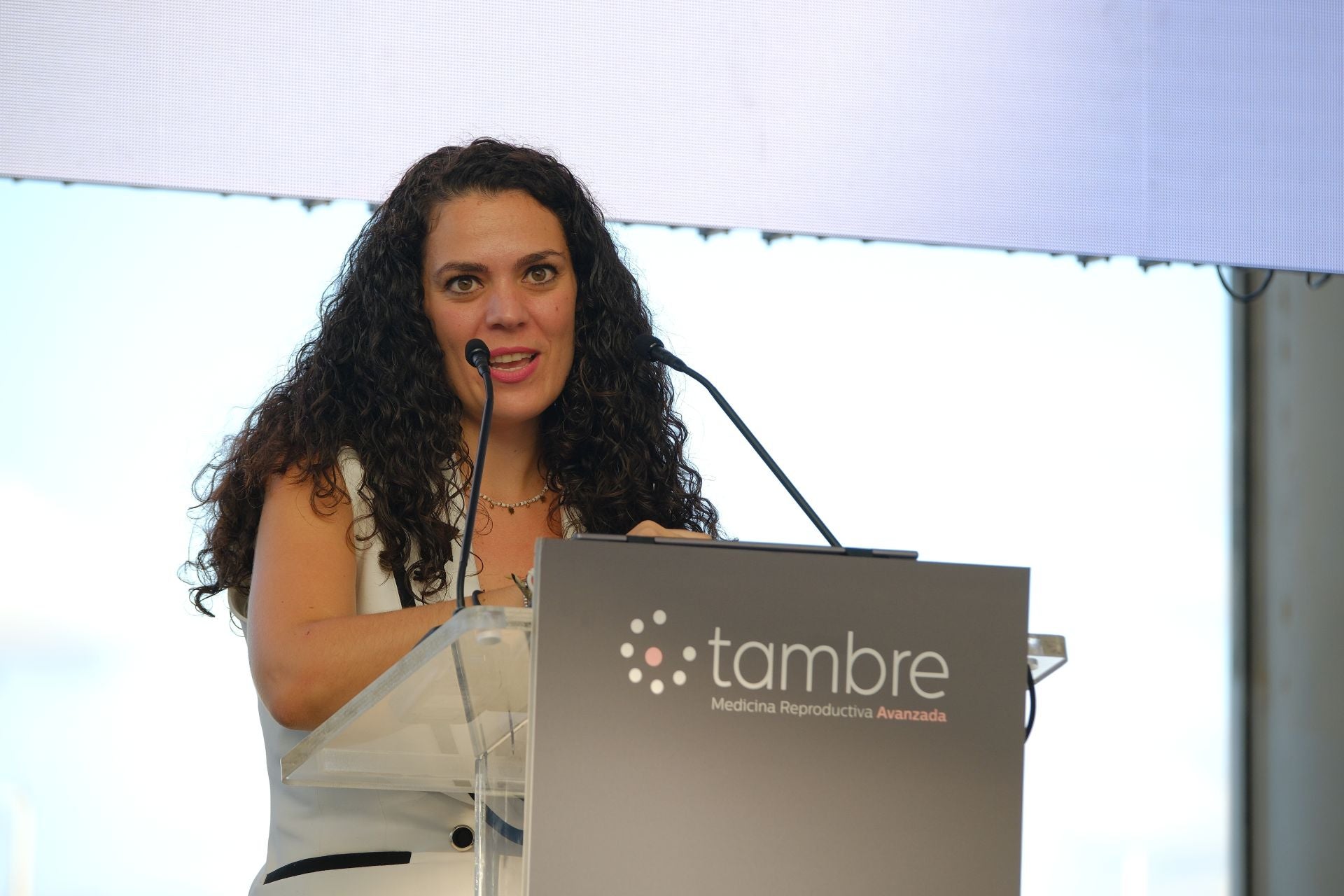 La clínica de fertilidad Tambre abre sus puertas en Alicante con una velada para recordar