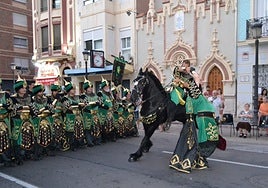 Desfile de la Agrupación de Moros y Cristianos del Marítimo.