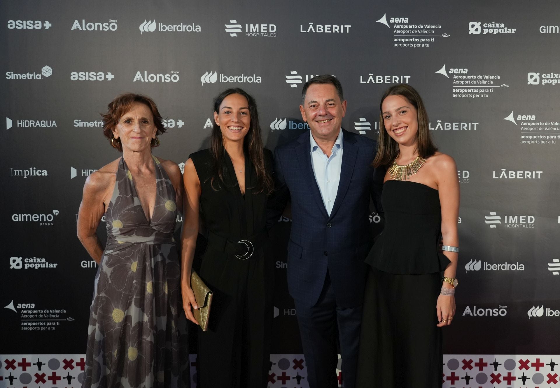 Concha Pastor, directora de TodoAlicante; Alejandra Ferrero y Juan Emilio Ferrero, socios de Ferrero Abogados, y Begoña Ferrero.