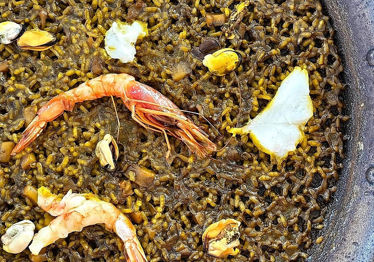 Especialidad en arroces marineros.