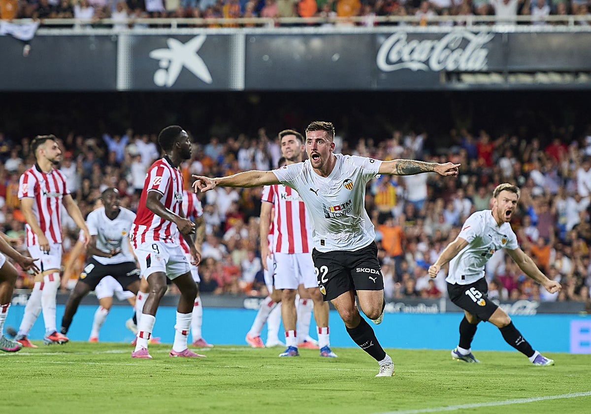 Santamaría celebra el gol ante el Athletic.