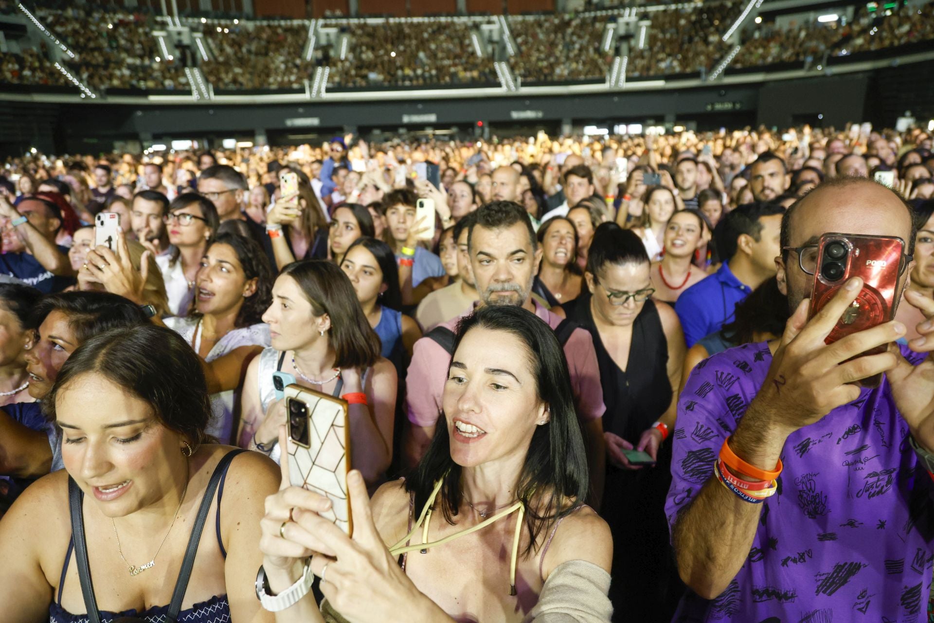 FOTOS | Así ha sido el concierto de Sebastián Yatra en el Roig Arena de Valencia