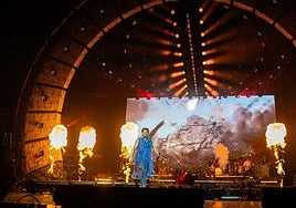 Manuel Carrasco durante su concierto en el Roig Arena.