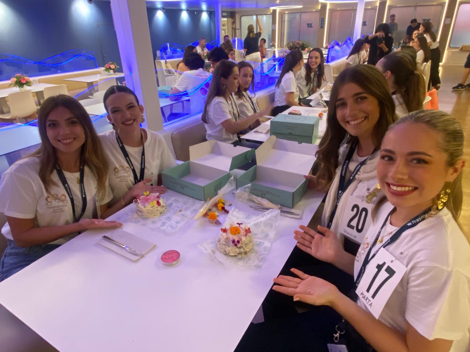 FOTOS | Las candidatas a fallera mayor de Valencia, de taller de repostería en alta mar