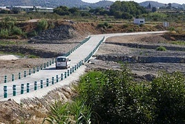 Un camino rural en Alfarb.